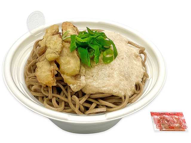 Tempura soba made with nanako-imo yam from Aomori Prefecture